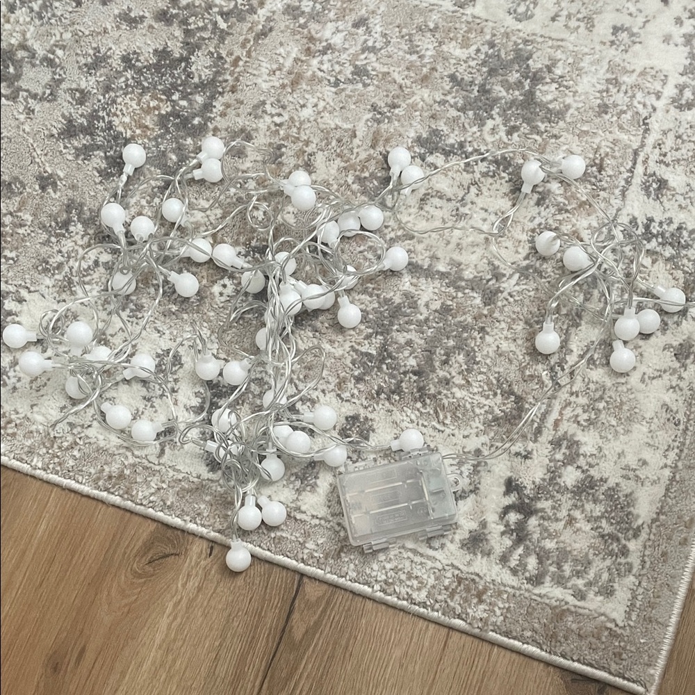 2 White String Lights